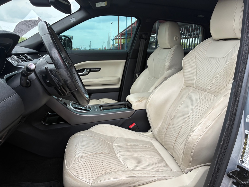 Photo 50 of this LAND ROVER RANGE ROVER EVO