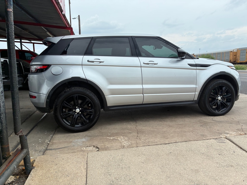 Photo 38 of this LAND ROVER RANGE ROVER EVO