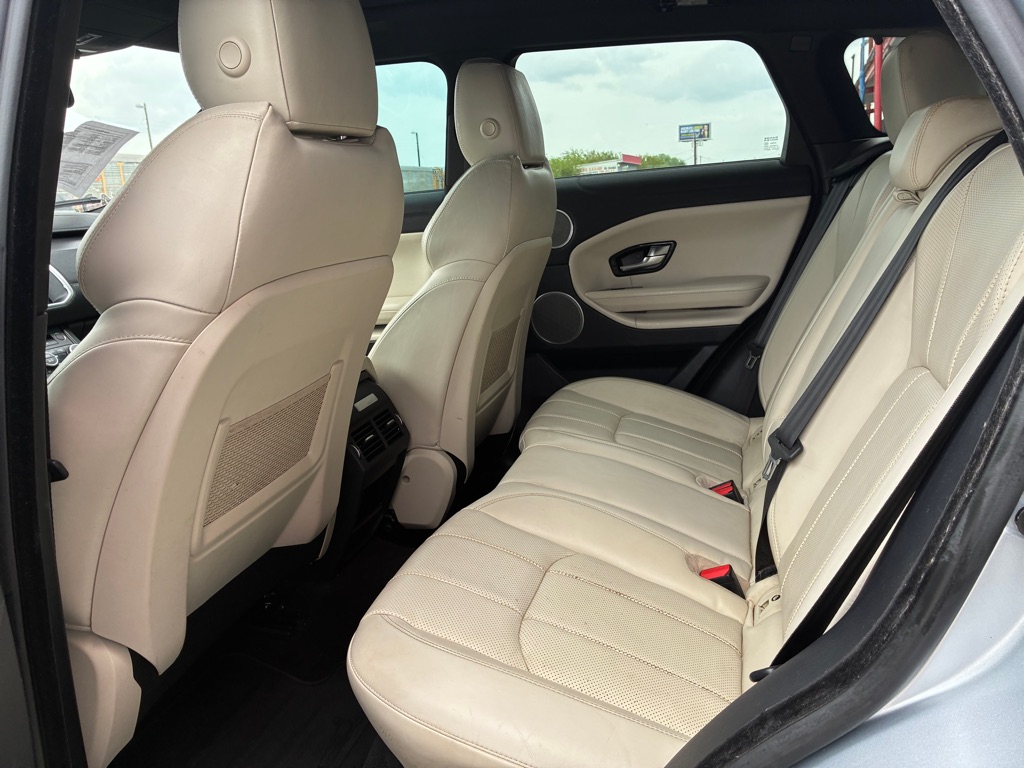 Photo 45 of this LAND ROVER RANGE ROVER EVO