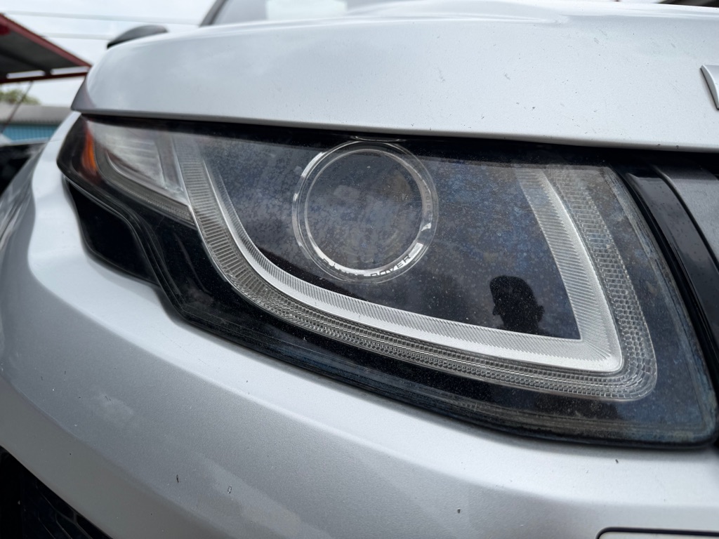 Photo 4 of this LAND ROVER RANGE ROVER EVO
