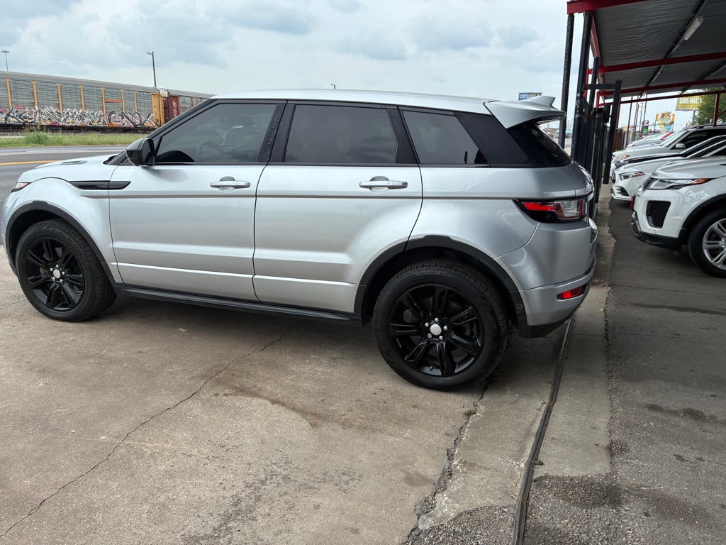 Photo 29 of this LAND ROVER RANGE ROVER EVO