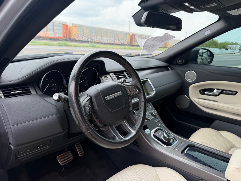 Photo 20 of this LAND ROVER RANGE ROVER EVO