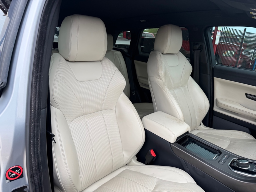 Photo 9 of this LAND ROVER RANGE ROVER EVO
