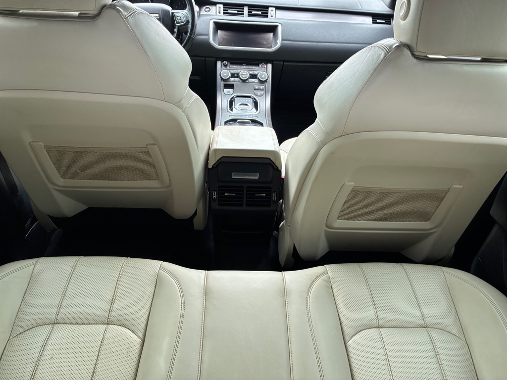 Photo 44 of this LAND ROVER RANGE ROVER EVO