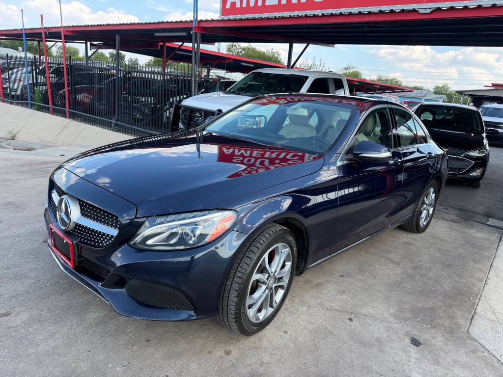 Photo 3 of this MERCEDES-BENZ C-CLASS