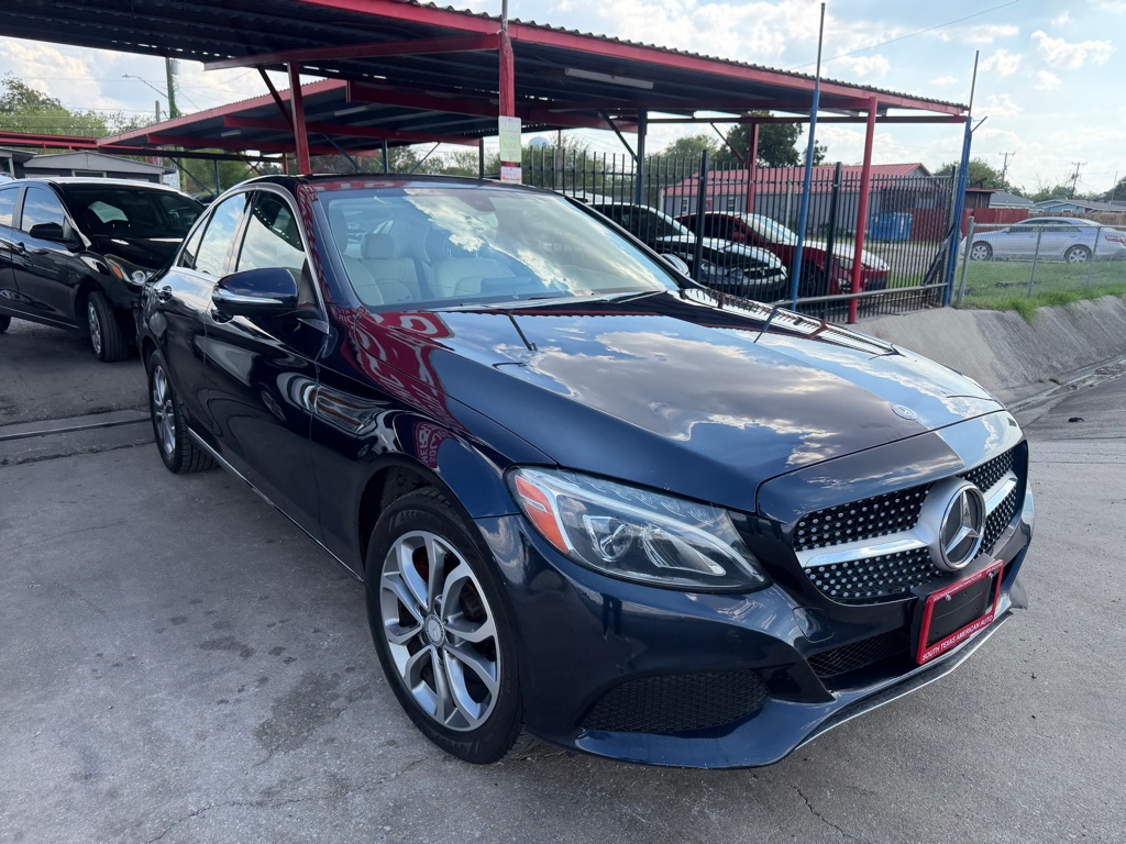 Photo 17 of this MERCEDES-BENZ C-CLASS