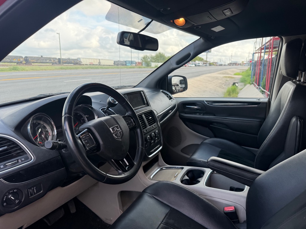 Photo 10 of this DODGE GRAND CARAVAN