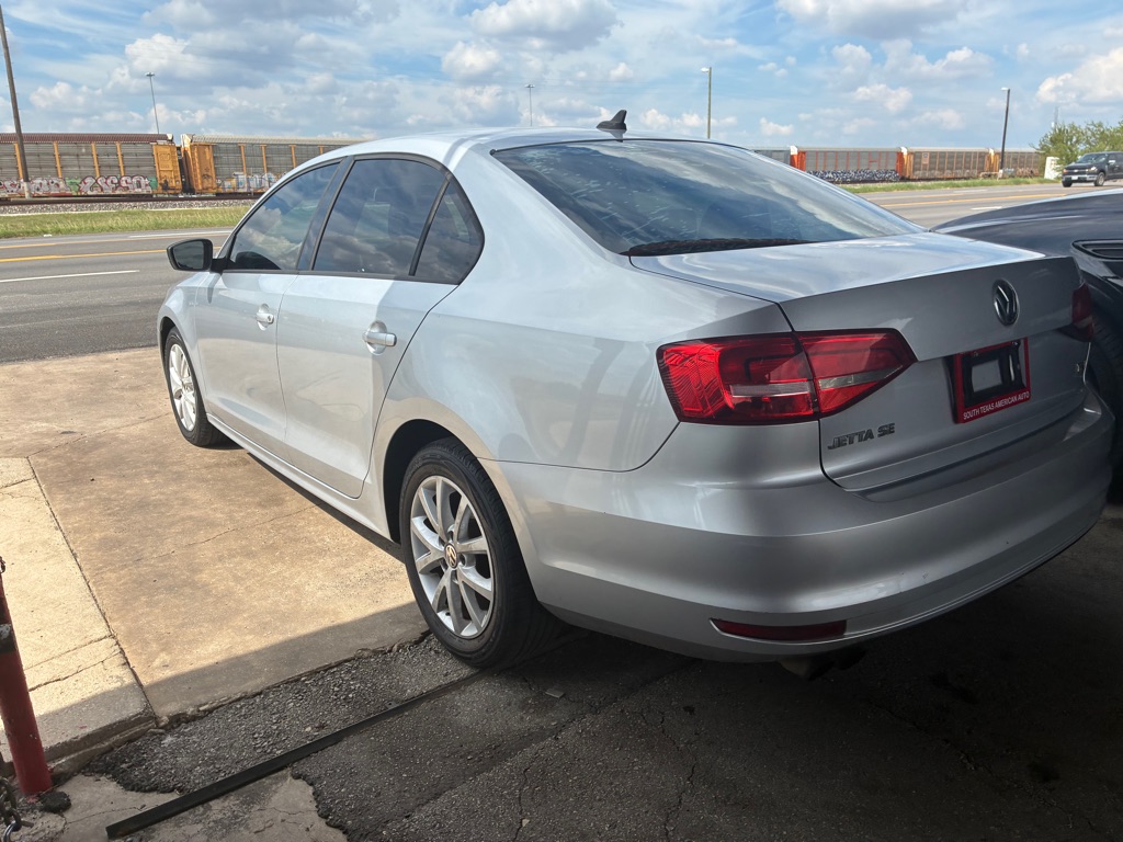 Photo 12 of this VOLKSWAGEN JETTA