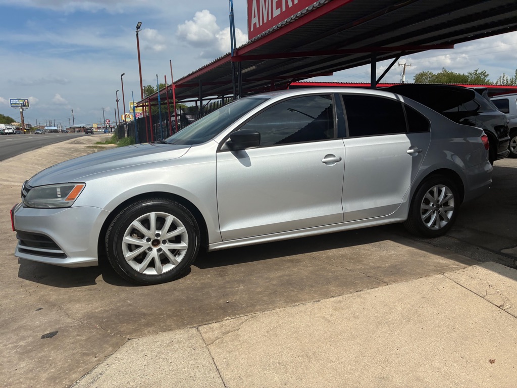 Photo 43 of this VOLKSWAGEN JETTA