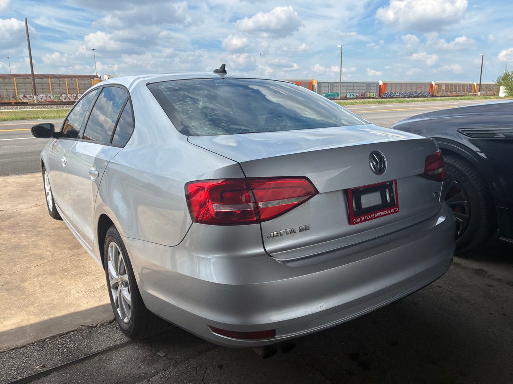 Photo 40 of this VOLKSWAGEN JETTA