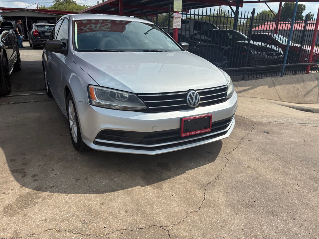 Photo 32 of this VOLKSWAGEN JETTA
