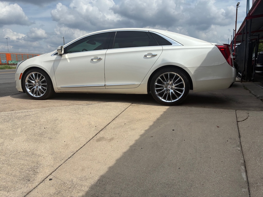 Photo 13 of this CADILLAC XTS