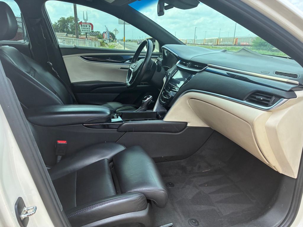 Photo 22 of this CADILLAC XTS