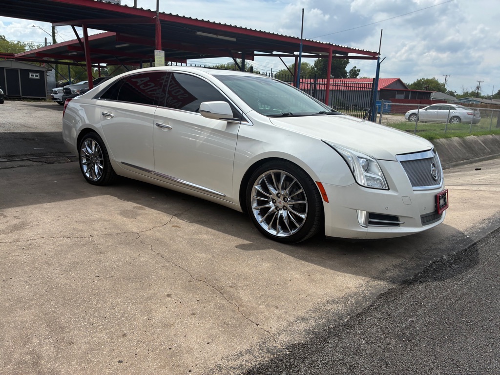 Photo 2 of this CADILLAC XTS