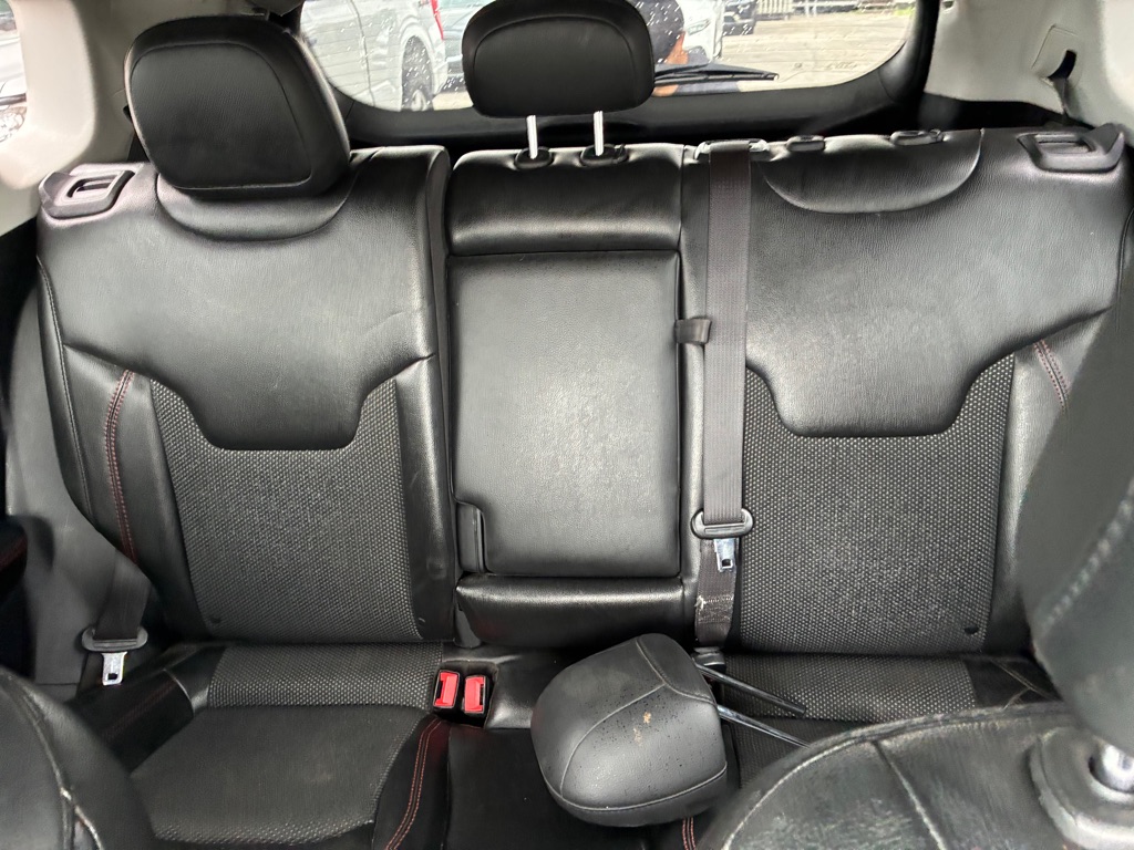 Photo 26 of this JEEP COMPASS