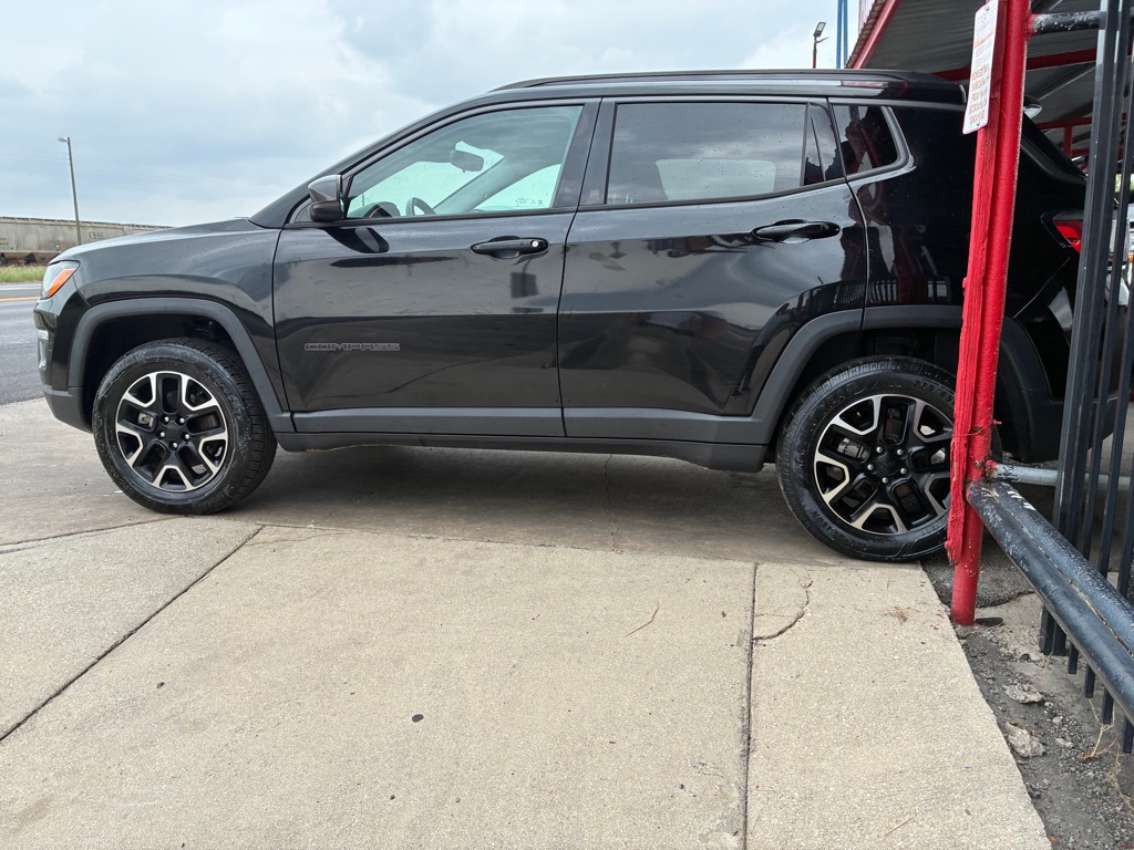 Photo 16 of this JEEP COMPASS