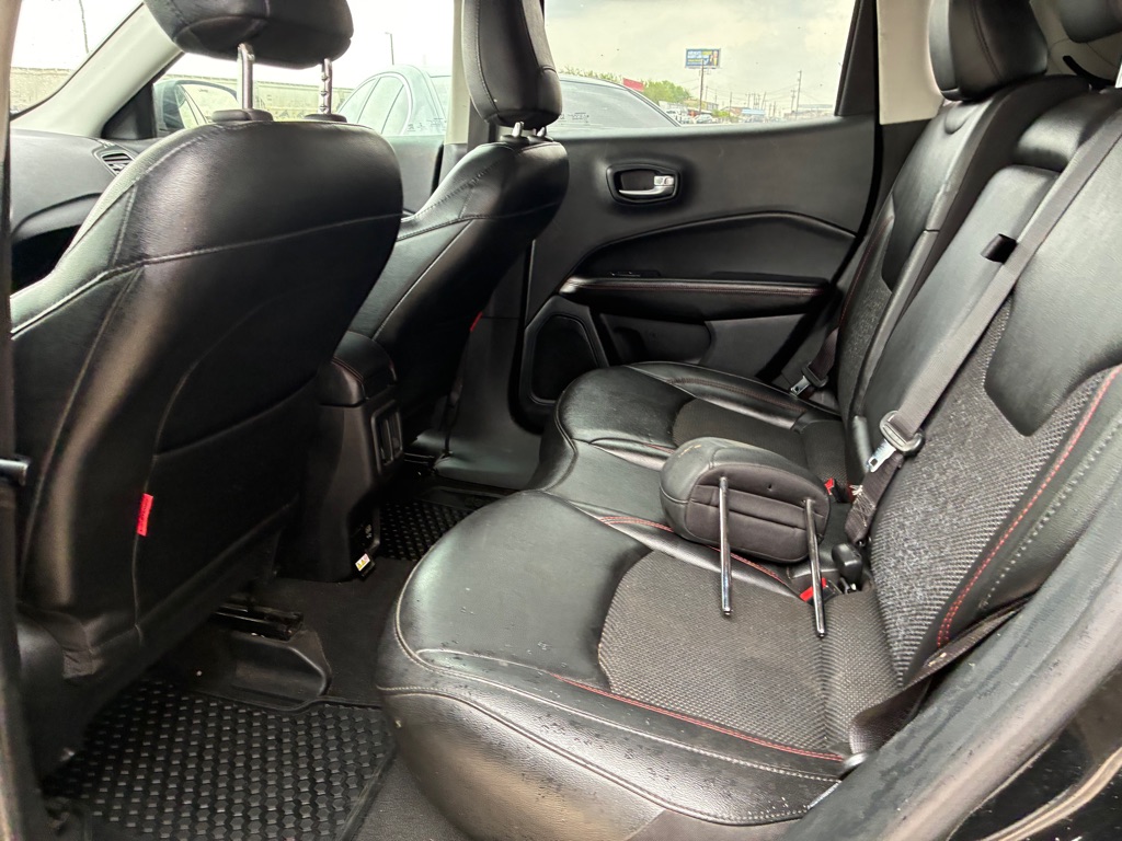 Photo 20 of this JEEP COMPASS