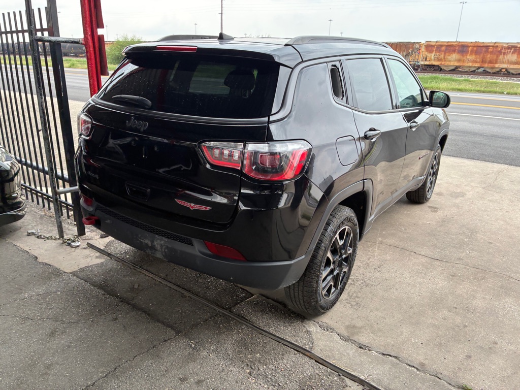 Photo 14 of this JEEP COMPASS