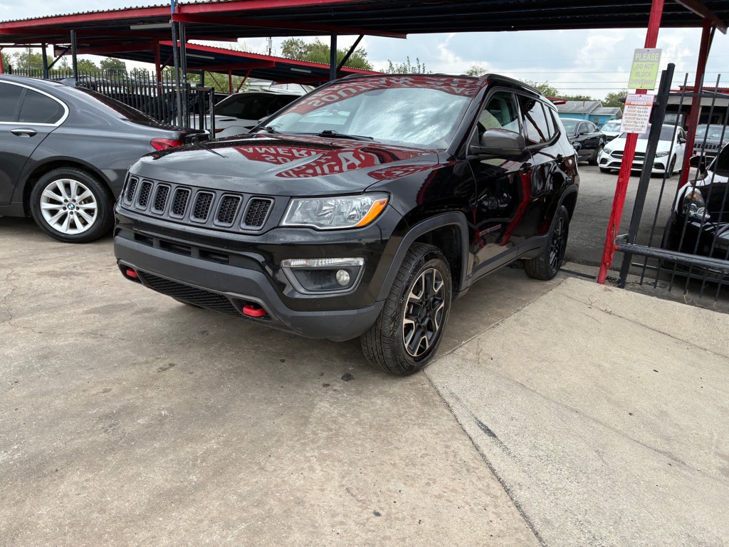 Photo 2 of this JEEP COMPASS