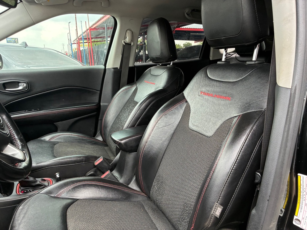 Photo 22 of this JEEP COMPASS