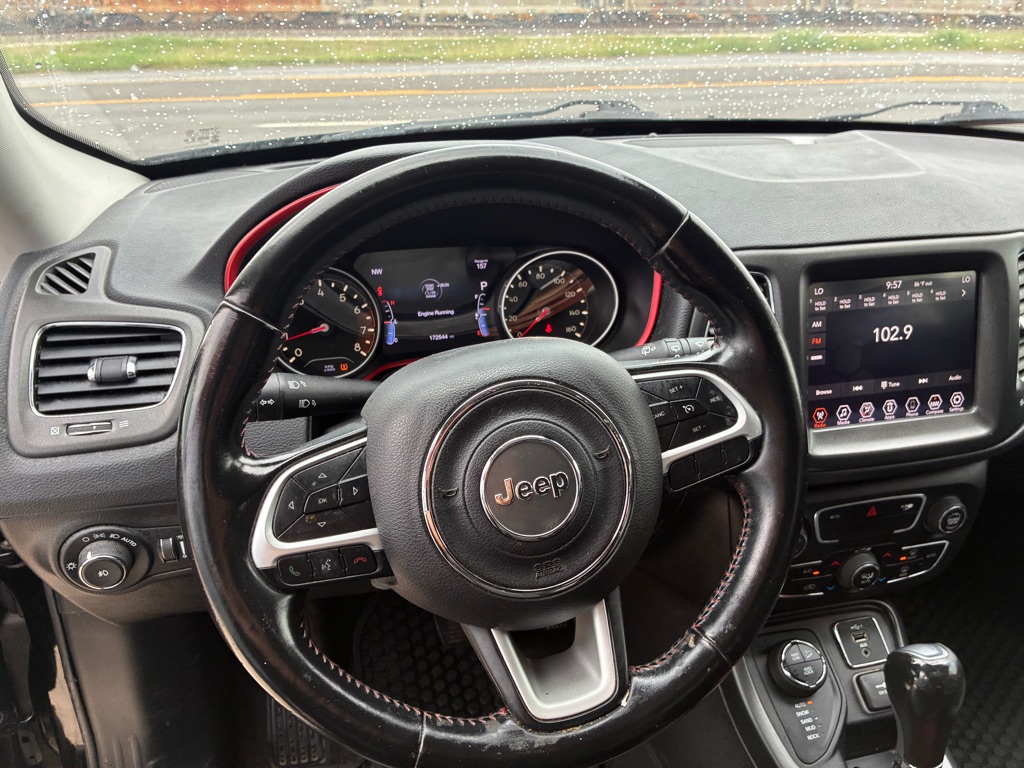 Photo 23 of this JEEP COMPASS