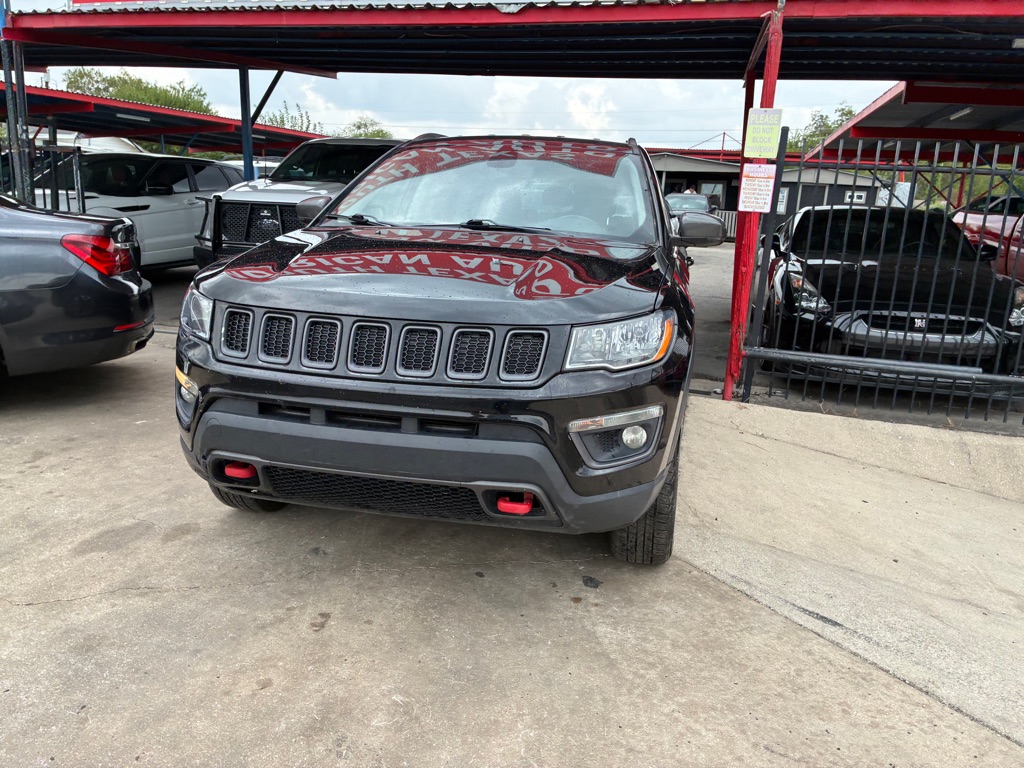 Photo 3 of this JEEP COMPASS