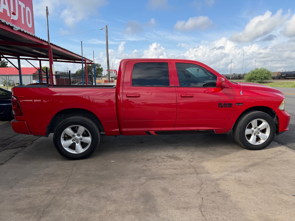Photo 2 of this RAM 1500