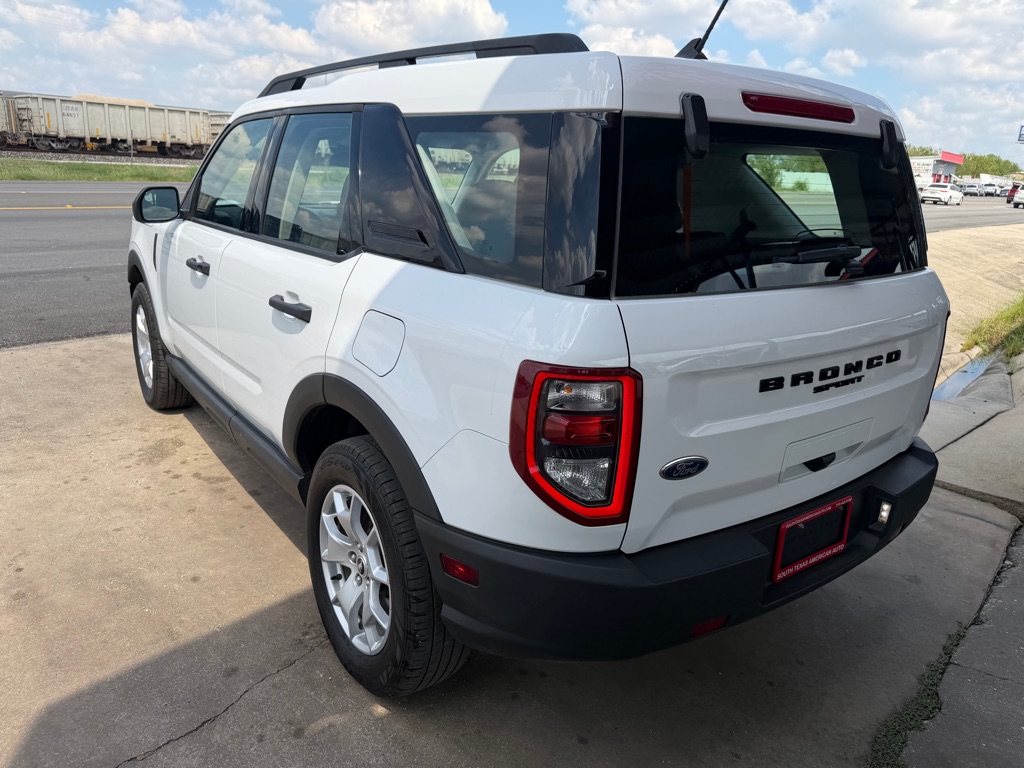 Photo 33 of this FORD BRONCO SPORT
