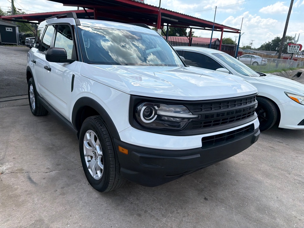 Photo 4 of this FORD BRONCO SPORT