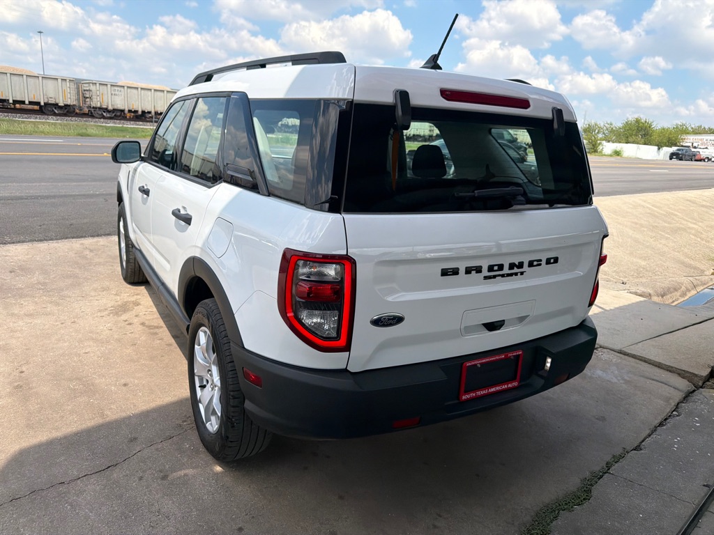 Photo 31 of this FORD BRONCO SPORT