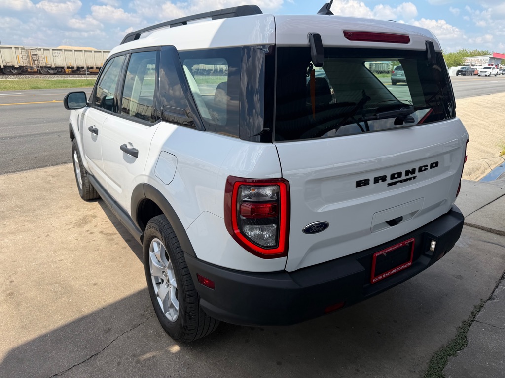Photo 15 of this FORD BRONCO SPORT
