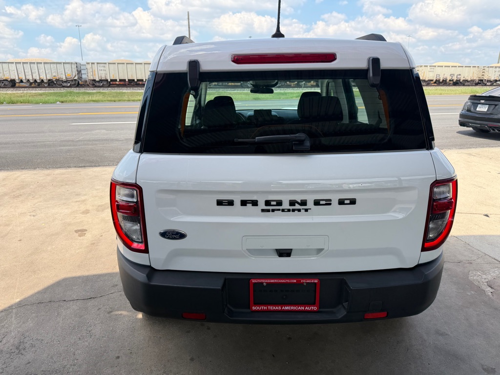 Photo 34 of this FORD BRONCO SPORT