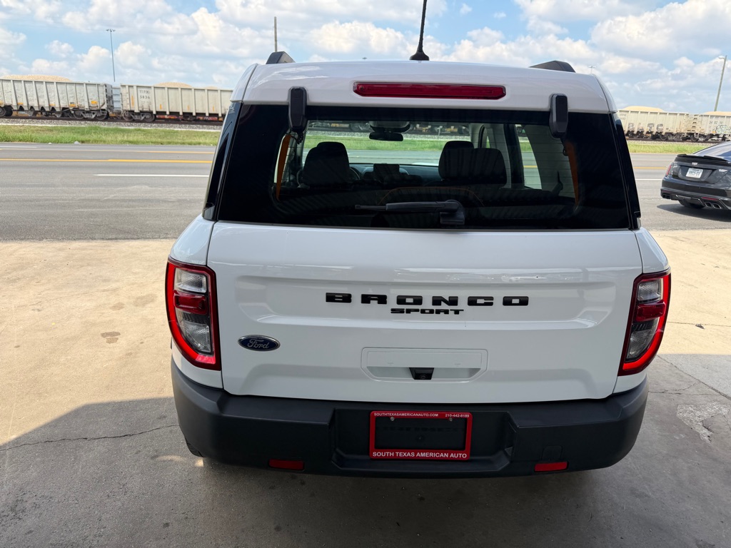 Photo 35 of this FORD BRONCO SPORT