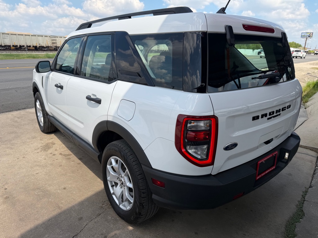 Photo 32 of this FORD BRONCO SPORT