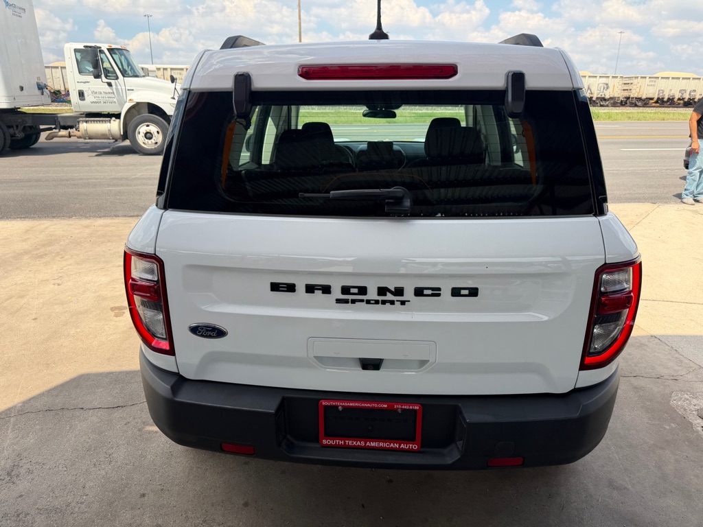 Photo 10 of this FORD BRONCO SPORT