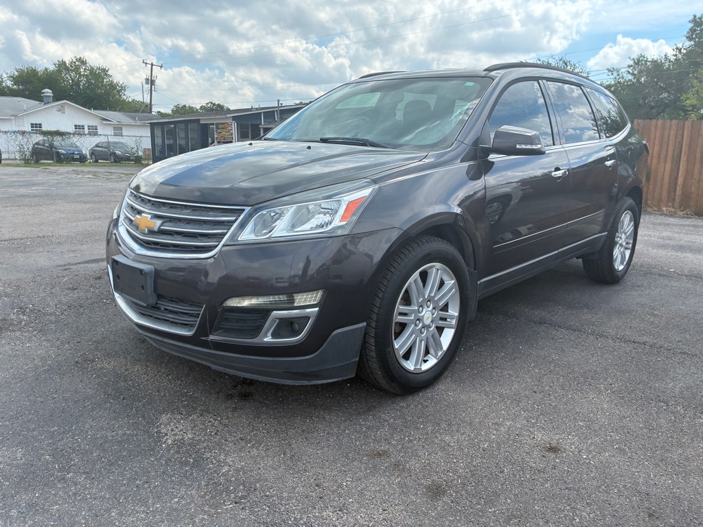 Photo 2 of this CHEVROLET TRAVERSE