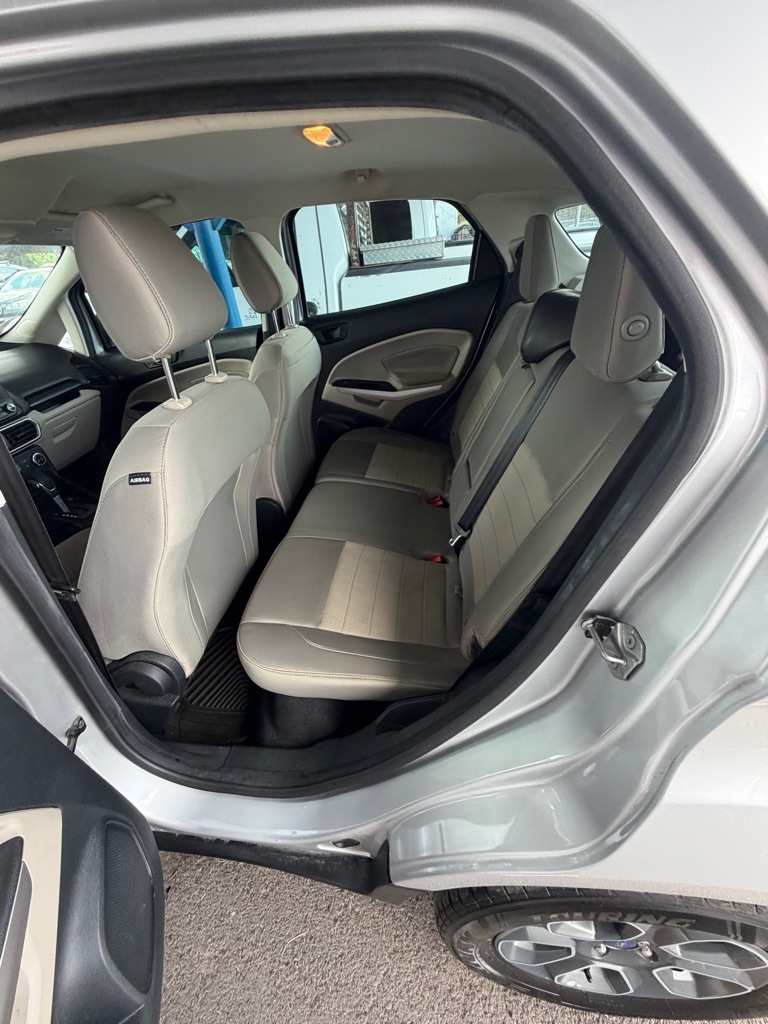 Photo 30 of this FORD ECOSPORT