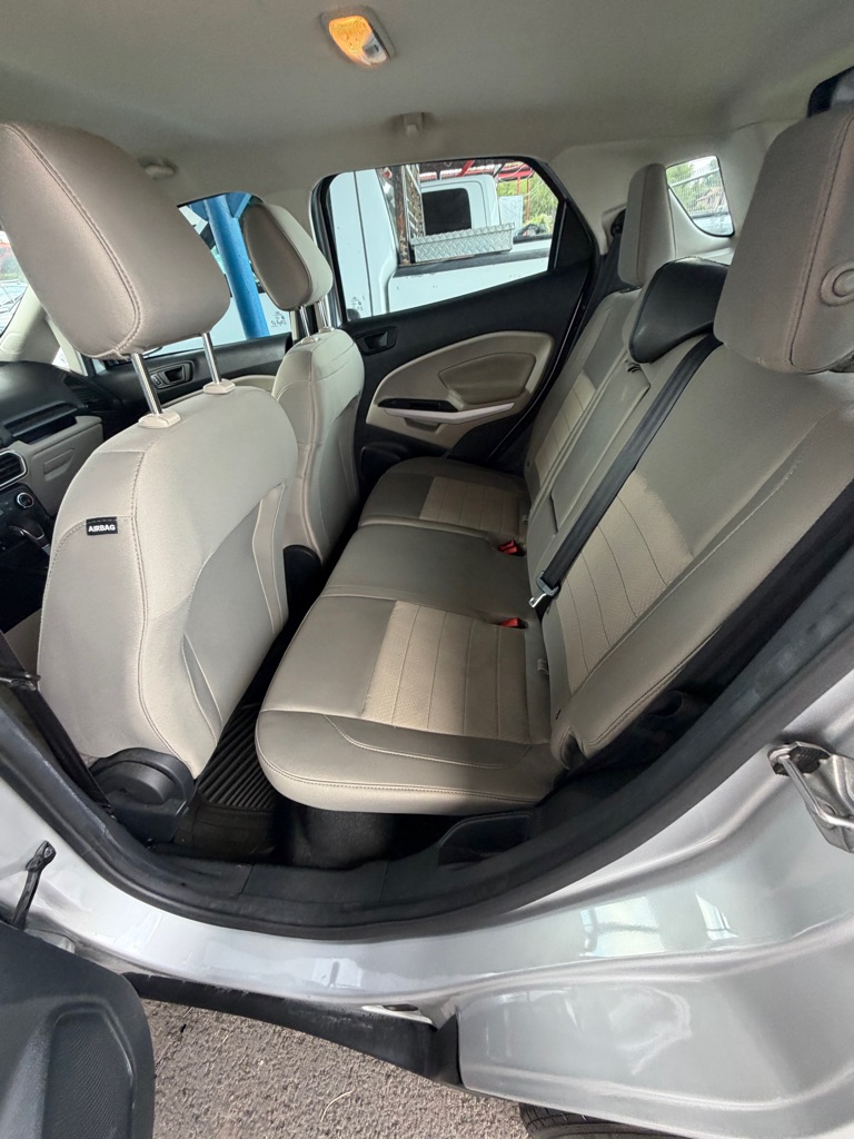 Photo 10 of this FORD ECOSPORT