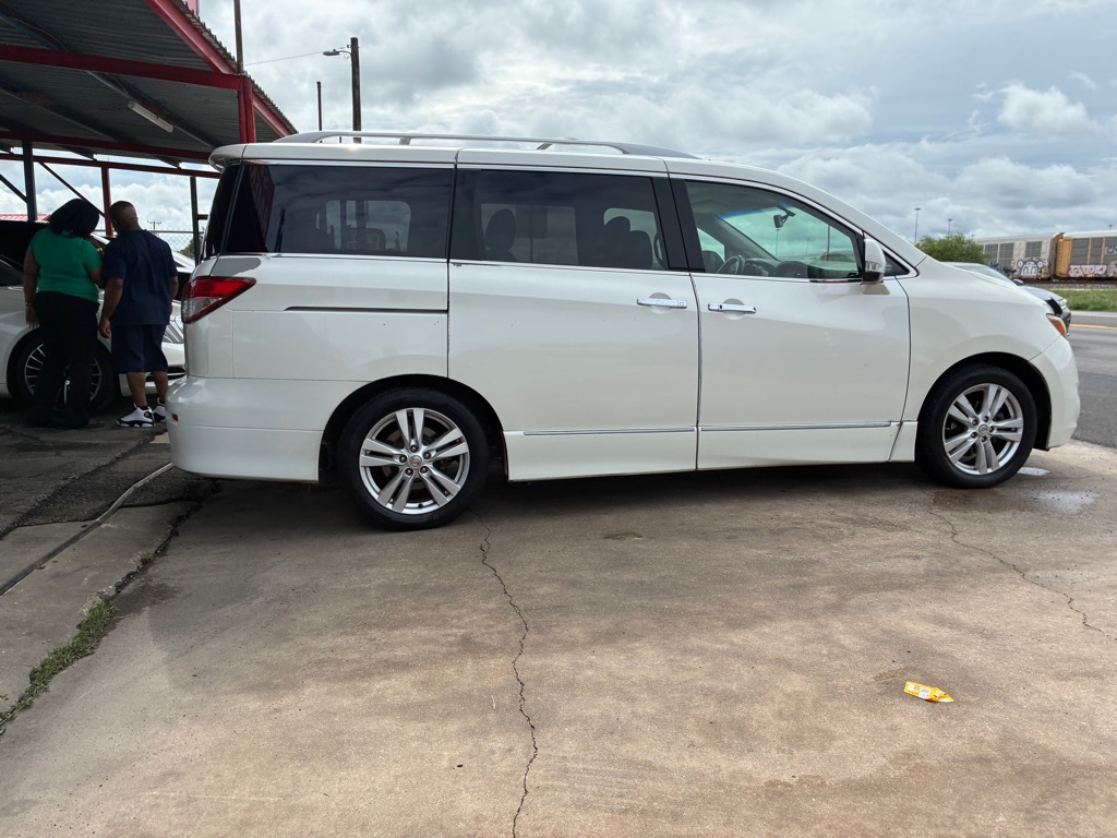 Photo 18 of this NISSAN QUEST