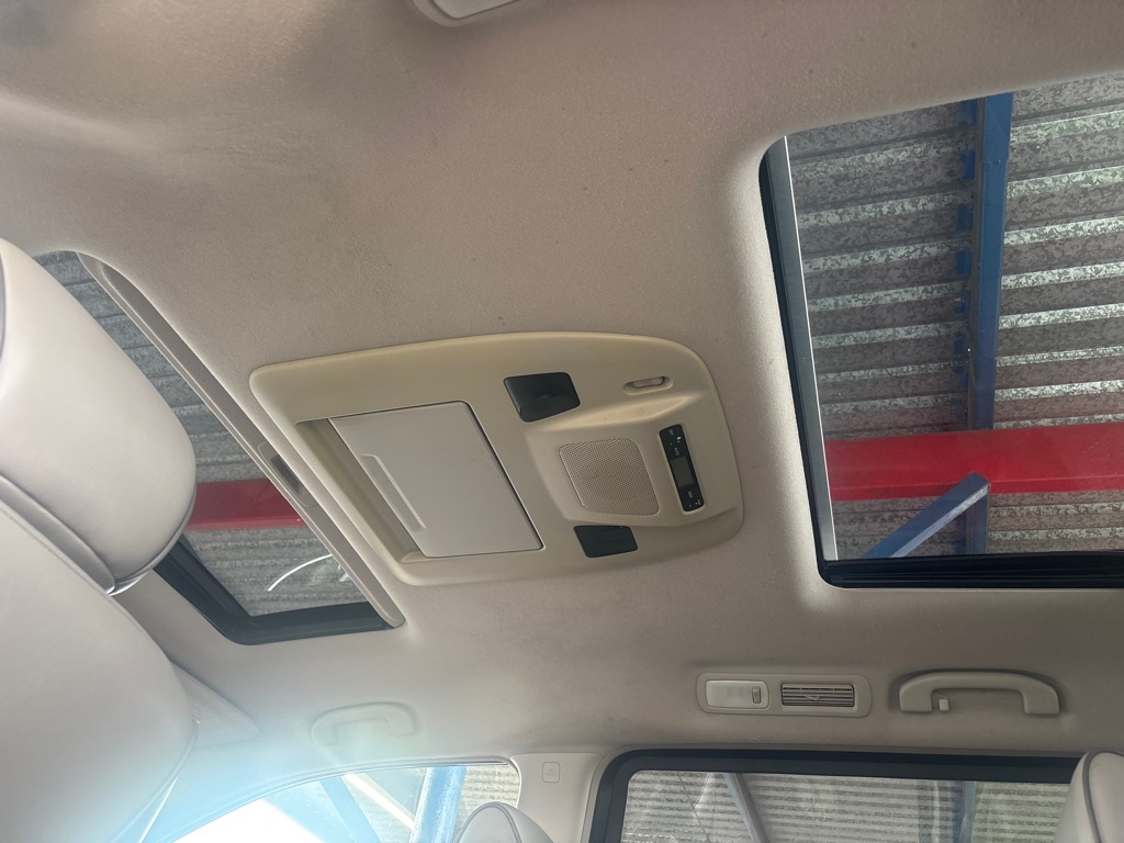 Photo 9 of this NISSAN QUEST