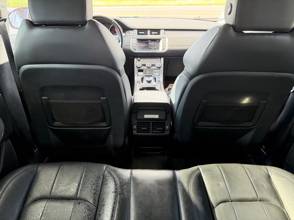 Photo 27 of this LAND ROVER RANGE ROVER EVO
