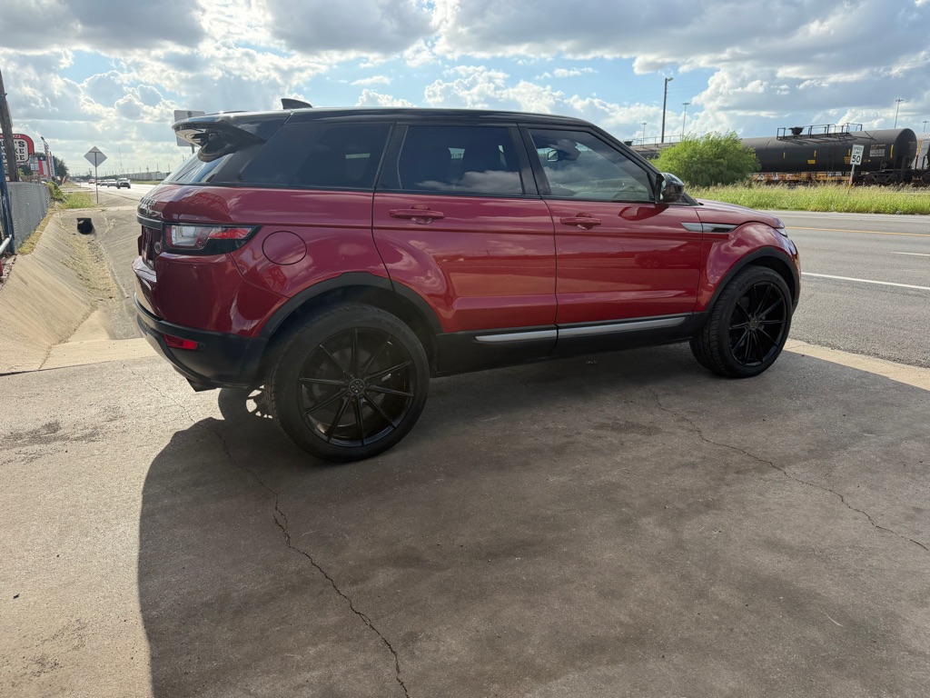 Photo 17 of this LAND ROVER RANGE ROVER EVO