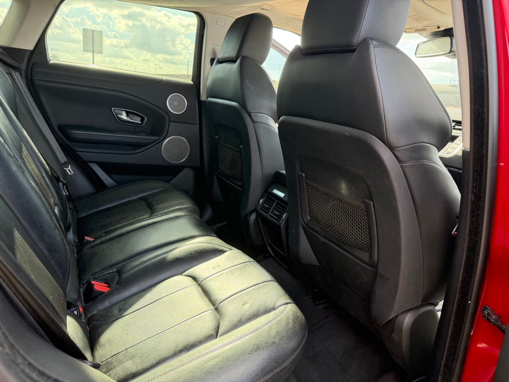 Photo 35 of this LAND ROVER RANGE ROVER EVO