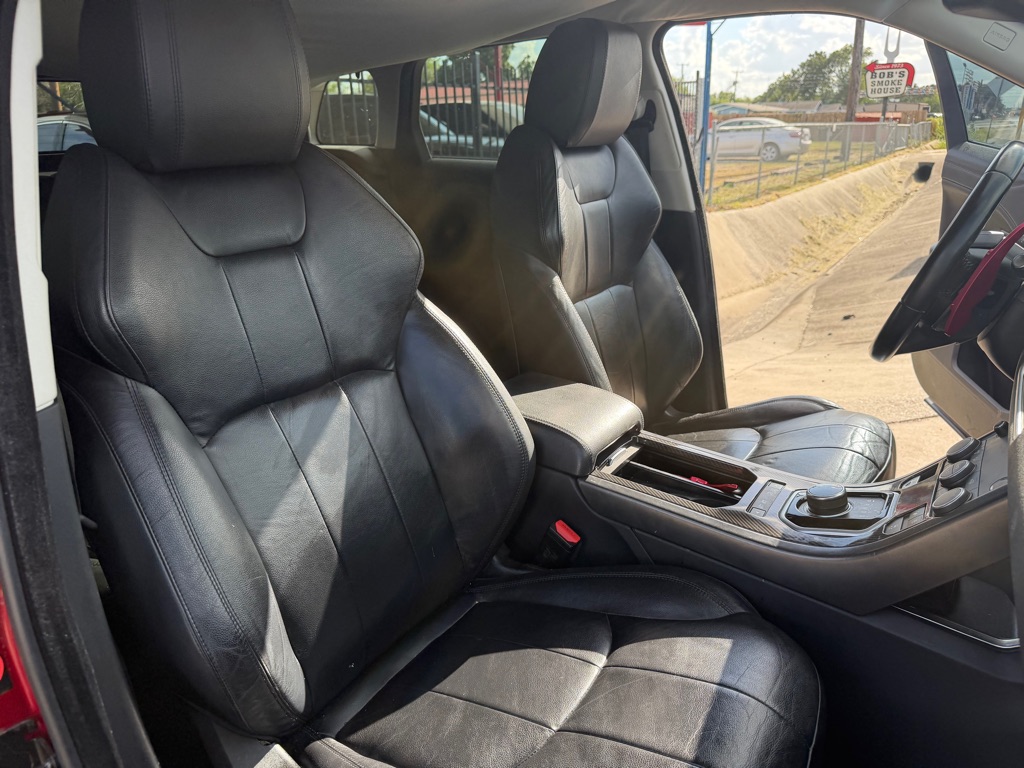 Photo 33 of this LAND ROVER RANGE ROVER EVO