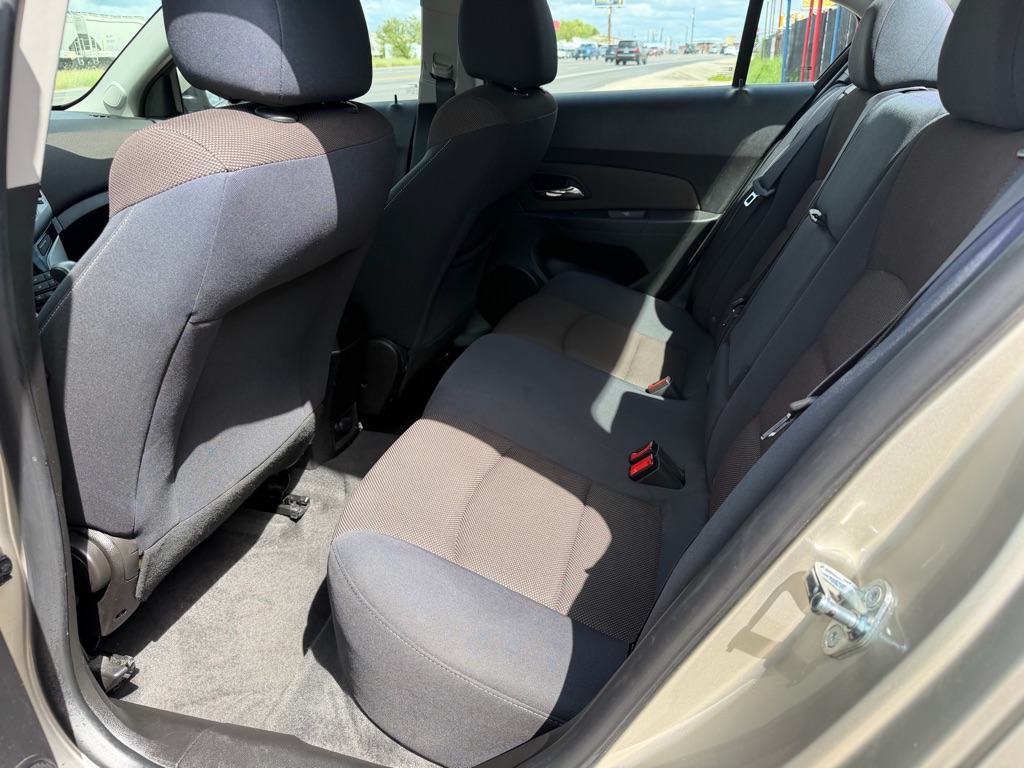 Photo 23 of this CHEVROLET CRUZE