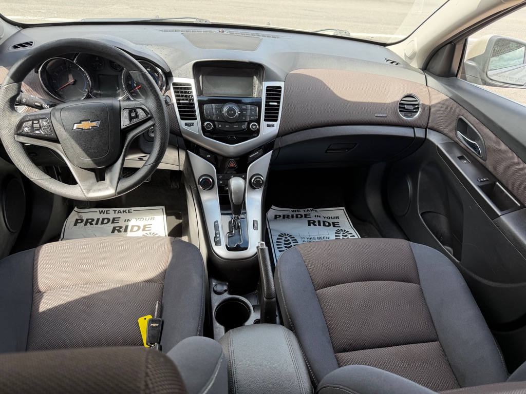 Photo 26 of this CHEVROLET CRUZE
