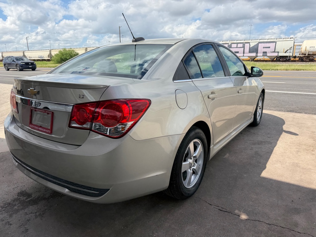 Photo 17 of this CHEVROLET CRUZE