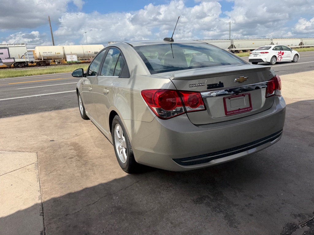 Photo 21 of this CHEVROLET CRUZE