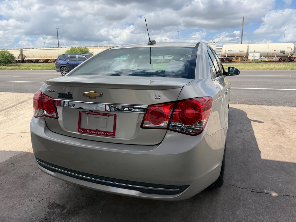Photo 18 of this CHEVROLET CRUZE
