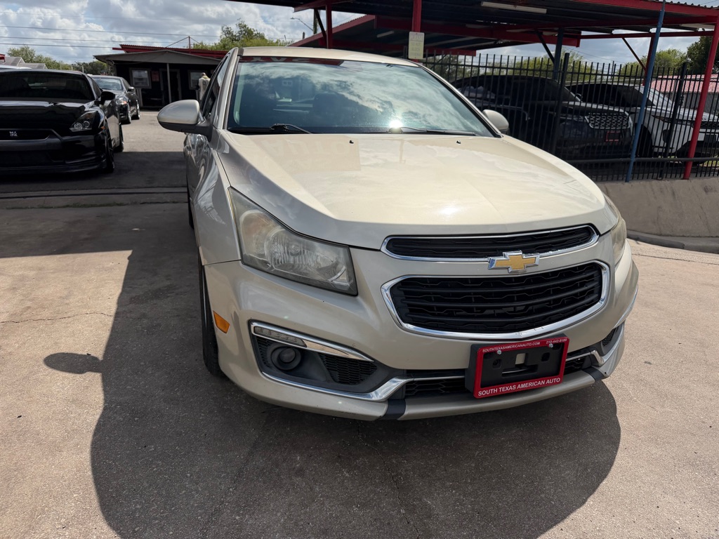 Photo 4 of this CHEVROLET CRUZE